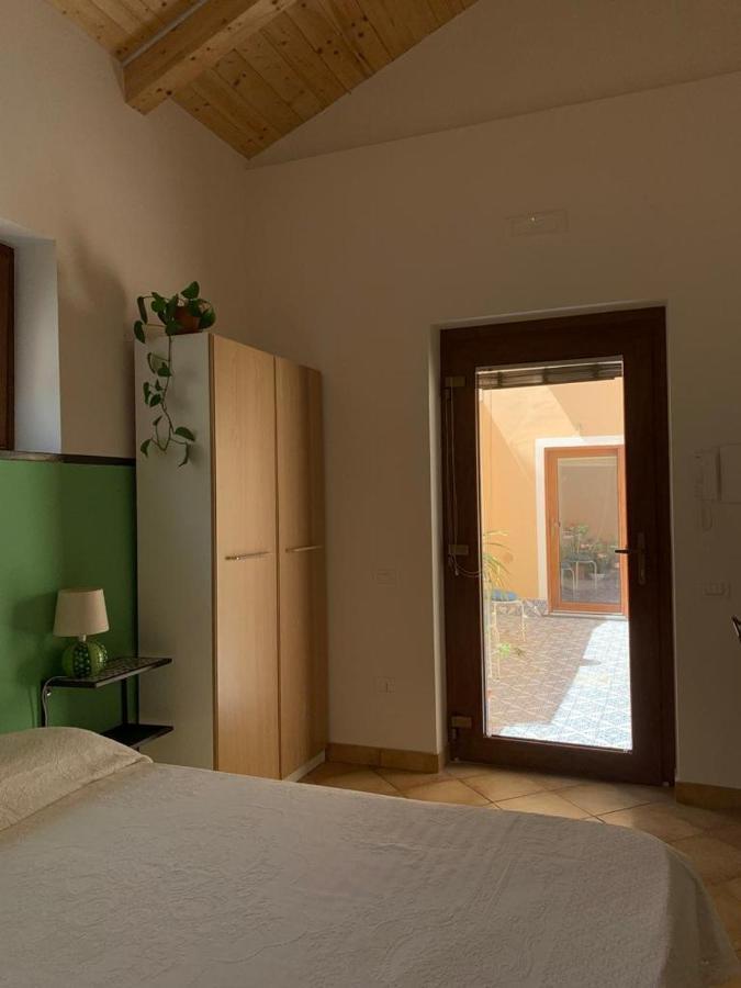 Bed and Breakfast La Stanza In Giardino Кава-де'-Тіррені Екстер'єр фото